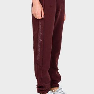 Calabasas maroon sweats
